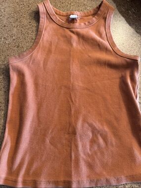 Elle Rust-Tone Ribbed Tank Top
